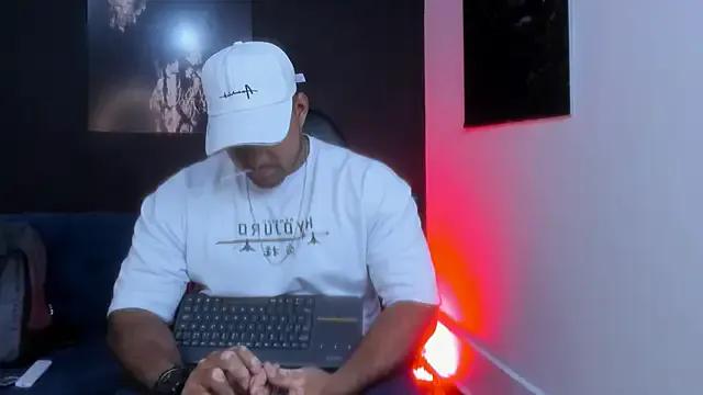 StripChat Big_furry_bear13  is Freechat  Big_furry_bear13 — ALL NAKED and OIL UP