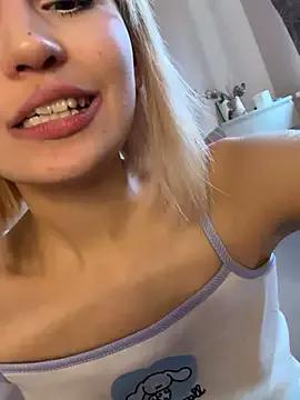 Freechat bigbabykiki on StripChat
