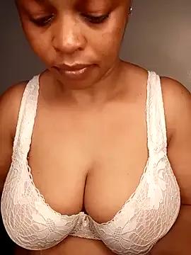boobsnipplian on StripChat 