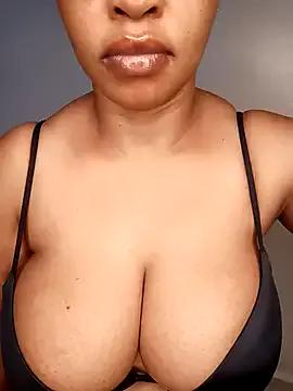 boobsnipplian on StripChat 
