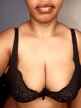 boobsnipplian on StripChat 