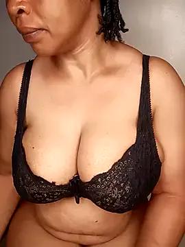 Avatar of boobsnipplian