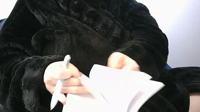 busty-bella1 — boob flash
