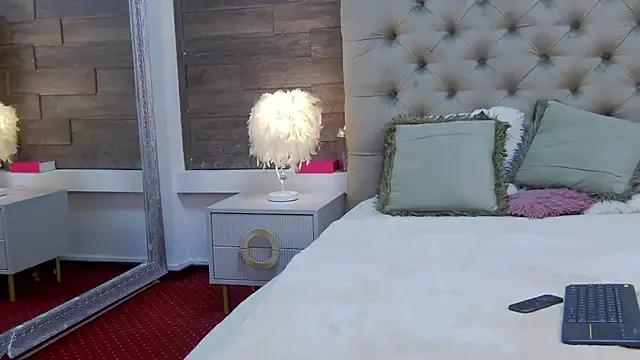StripChat CarolinaBlair  is Freechat  CarolinaBlair — French kiss me...between my legs.