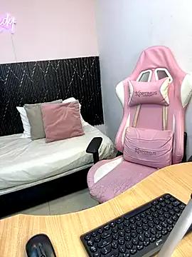 Avatar of chanel_brunette