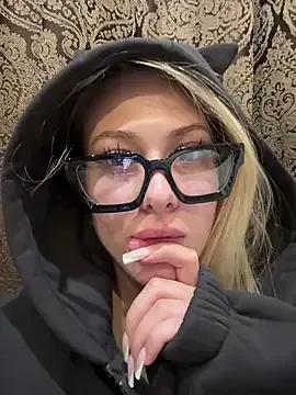 ChristyMarshall — French kiss