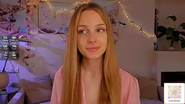 StripChat CindyGreen  is Freechat  CindyGreen — lick lips close up