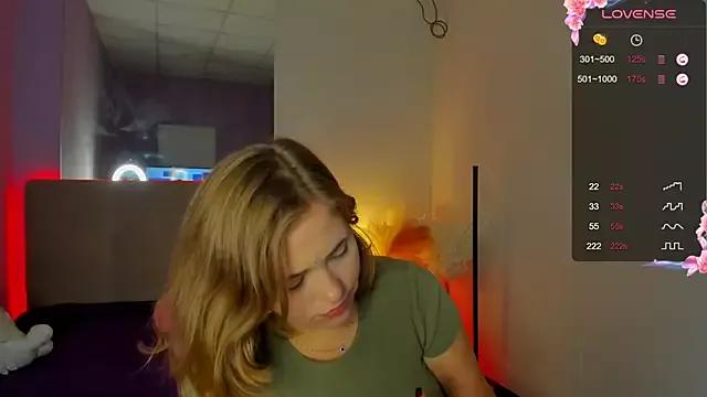 DellaRowe on StripChat 