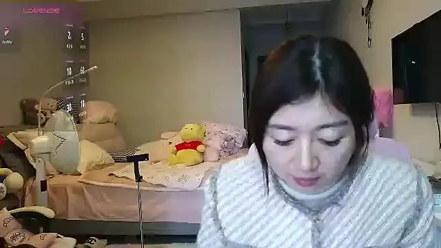 StripChat Diva_VVN  is Freechat  Diva_VVN — Naked for a minute