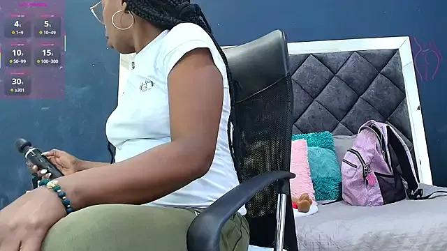 Freechat ebony__jheim on StripChat