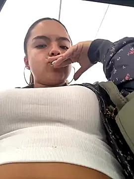 EmilyHarperr — Naked + rub clit 