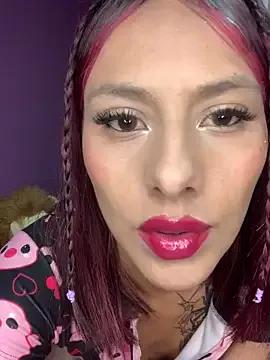 Emilyy-18 — fingers in pussy 5 minutes