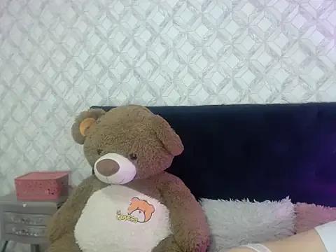 Freechat Emma-Wilson on StripChat