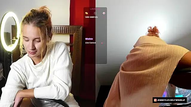 Freechat EmmyFoxxOfficial on StripChat