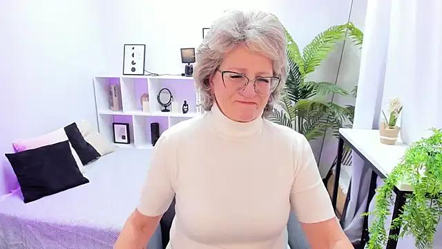 StripChat EvelynJoyful  is Freechat  EvelynJoyful — tease cleavage