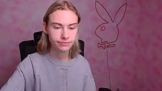 StripChat Fiona_Night  is Freechat  Fiona_Night — show legs close up