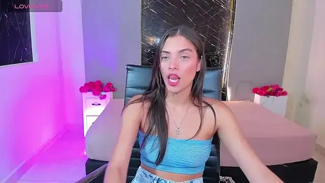 Hannacooper3 on StripChat 