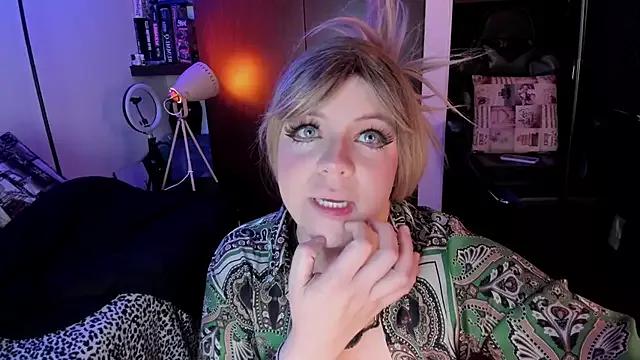 Irinaa_Scarlett on StripChat 