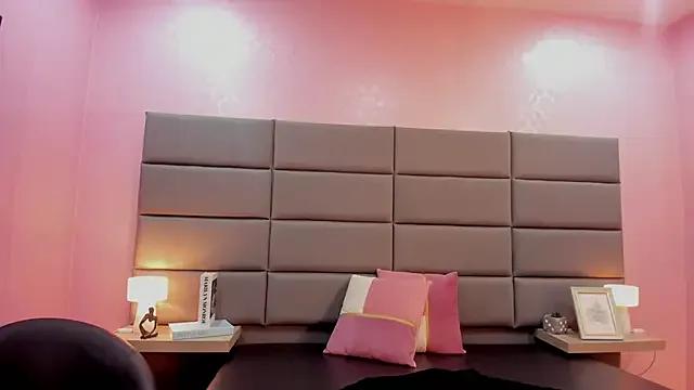 Isabella_Marsh — Show boobs and bounce 