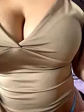 Freechat izanmiller2001 on StripChat