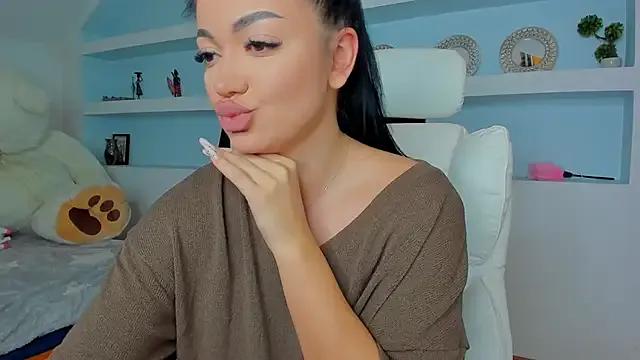 juicyjulie_ — Freechat on StripChat