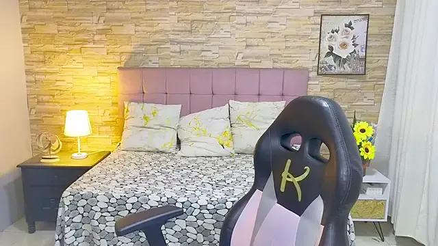 Freechat katalinahell2 on StripChat