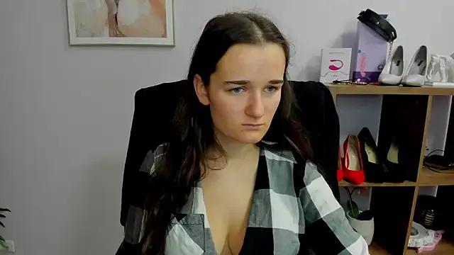 StripChat KateDelight  is Freechat  KateDelight — No bra under top