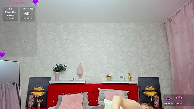KattyPeachX on StripChat 