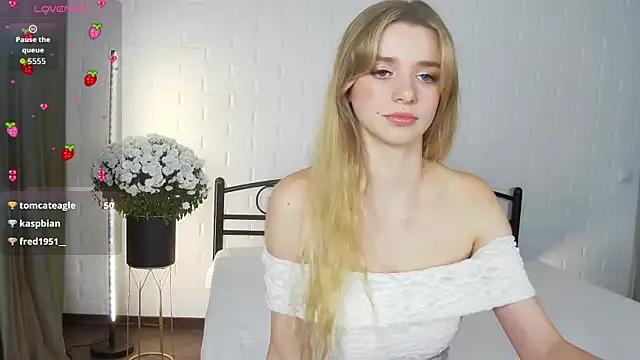 KelsiWest — Freechat on StripChat