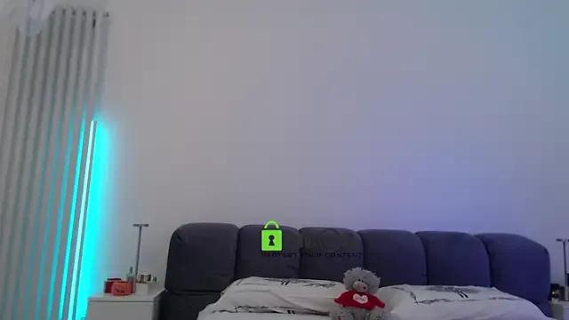 kissabellaa — Cheerleader