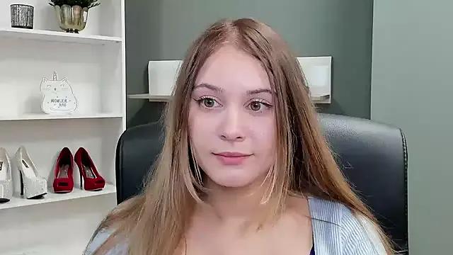 kitty_valeria on StripChat 