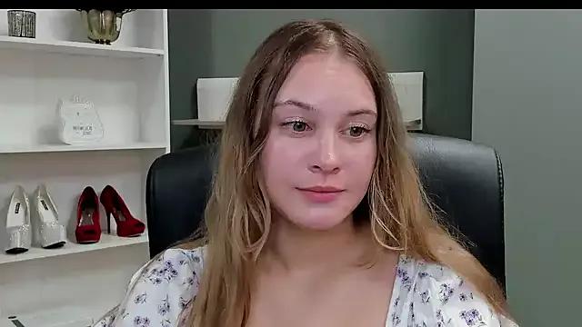 kitty_valeria on StripChat 