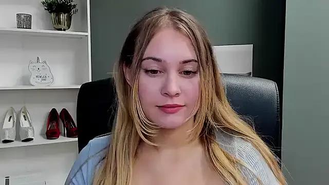 kitty_valeria on StripChat 
