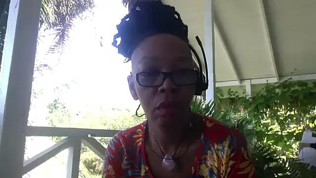 Avatar of Ladyzee25