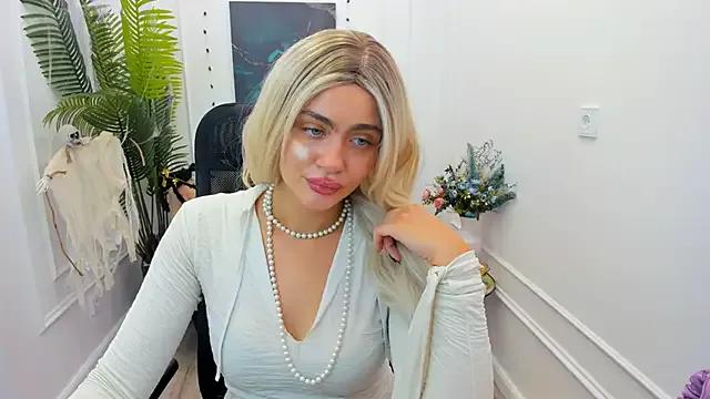 StripChat LeslieMineg  is Freechat  LeslieMineg — for a new dress