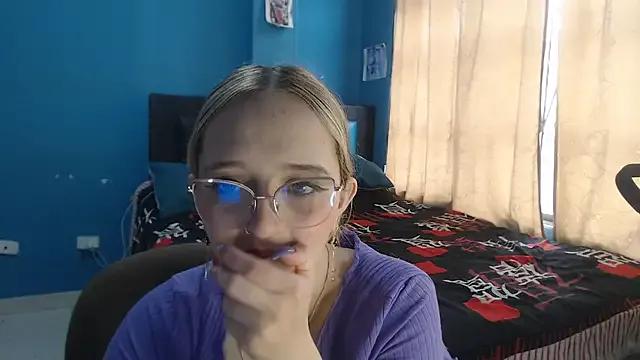 Freechat Liaroberts1 on StripChat