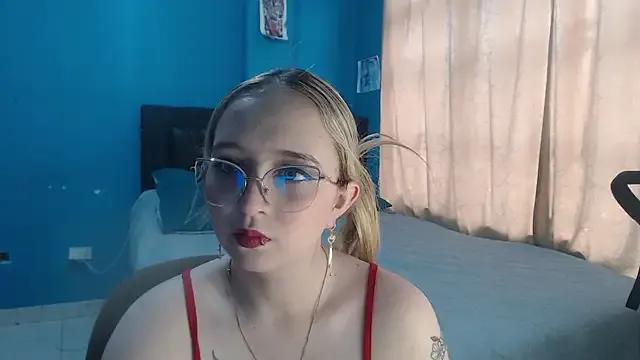 StripChat Liaroberts1  is Freechat  Liaroberts1 — Show Pussy
