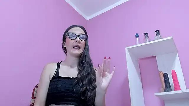 Avatar of LolaBoobs