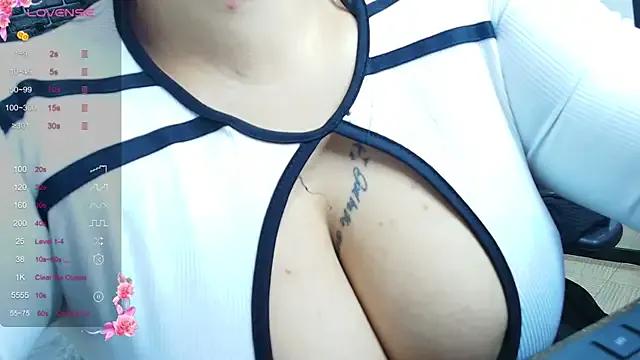 Freechat loren_tits24 on StripChat