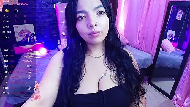 Freechat loren_tits24 on StripChat