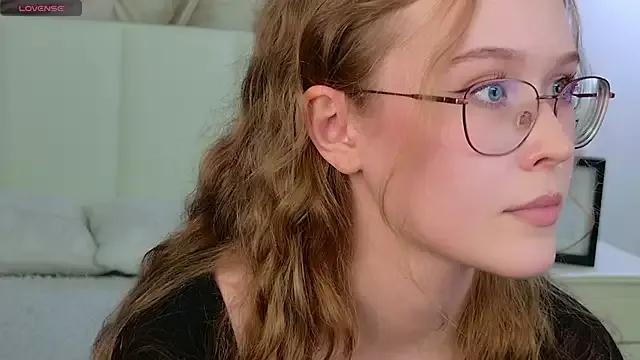 Freechat MandyMils on StripChat