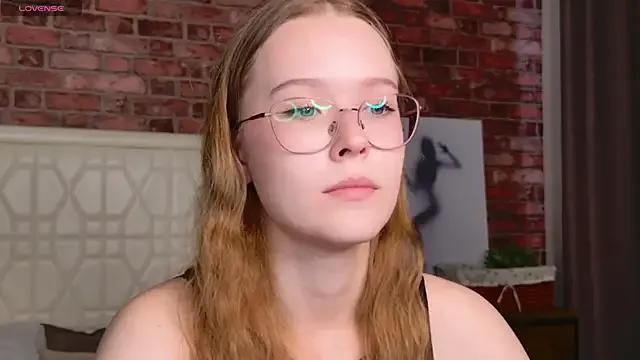 Freechat MandyMils on StripChat