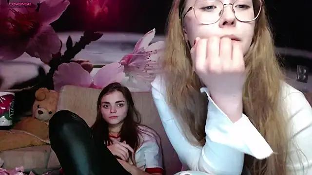 Freechat MandyMils on StripChat
