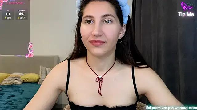 StripChat marrycolins  is Freechat  marrycolins — TRY TO TAKE OFF MY CLOTHES