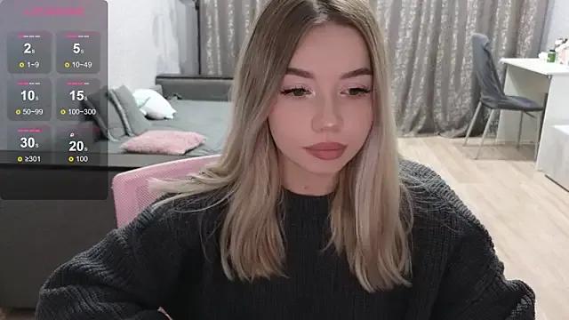 StripChat Mayyyyyyyymayyyyyy is Freechat Mayyyyyyyymayyyyyy — hand bra