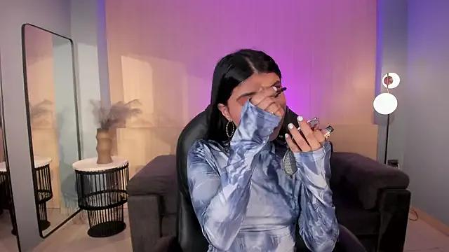 StripChat MiaLaurence  is Freechat  MiaLaurence — Flash Feet