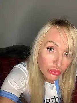 StripChat modeljadeelee  is Freechat  modeljadeelee — Topless body lotion show