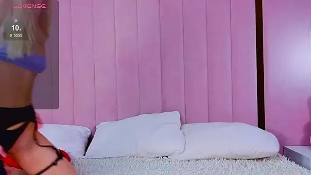 Freechat Monica_Leen on StripChat