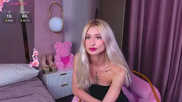 Freechat Monica_Leen on StripChat