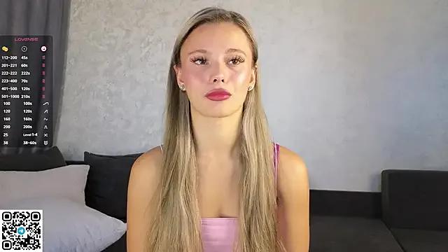 StripChat NaughtySeraphine  is Freechat  NaughtySeraphine — ICE SHOW MY ASS AND SLAP X5